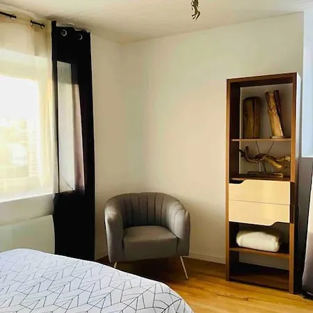 Hébergement de vacances Agreable Maison De Village Avec Balcon *
